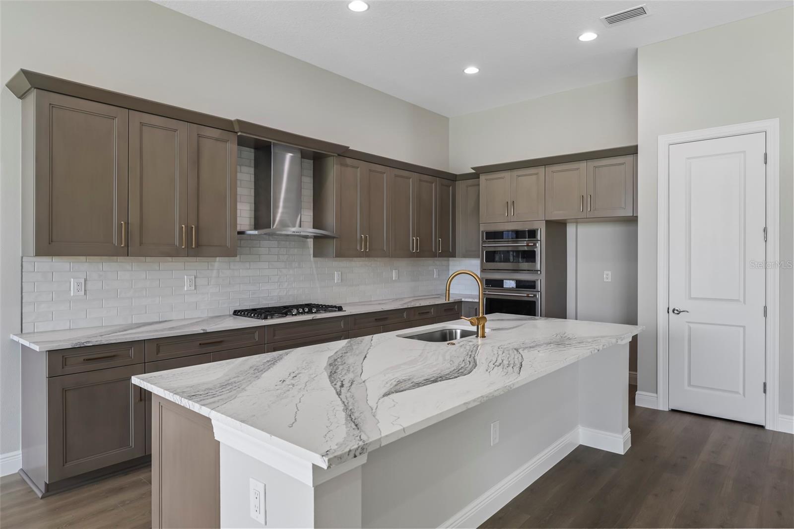 4555 CEDRON COURT