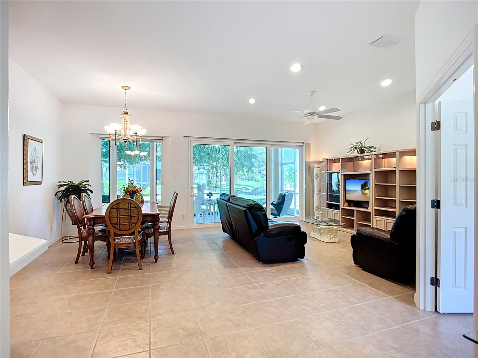 THE HAMPTONS - Residential