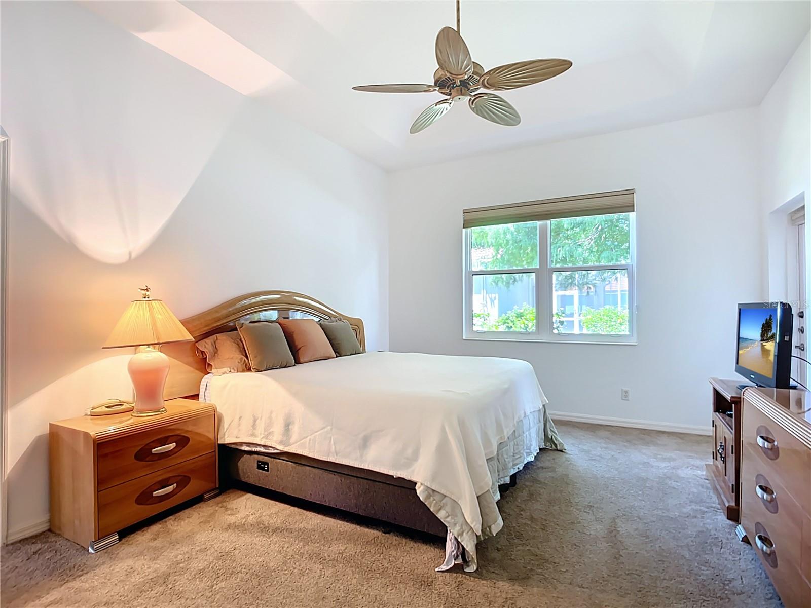 THE HAMPTONS - Residential