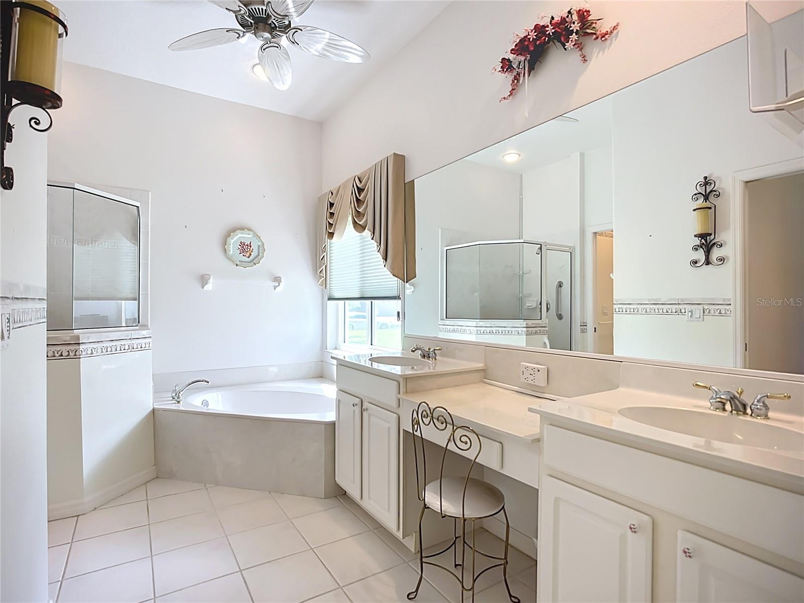 THE HAMPTONS - Residential