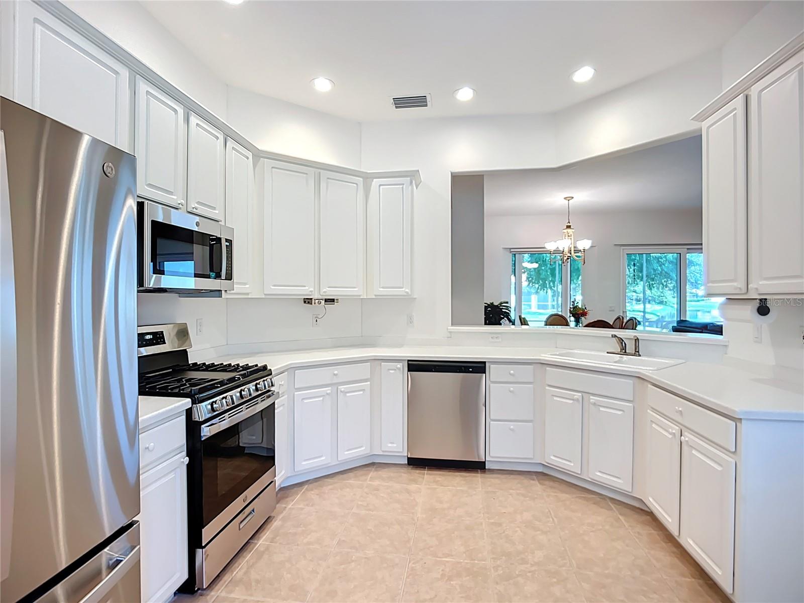 THE HAMPTONS - Residential