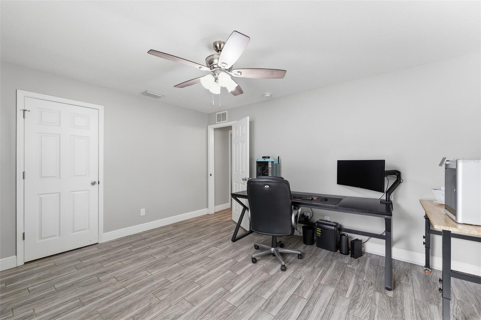 CRYSTAL GLEN - Residential