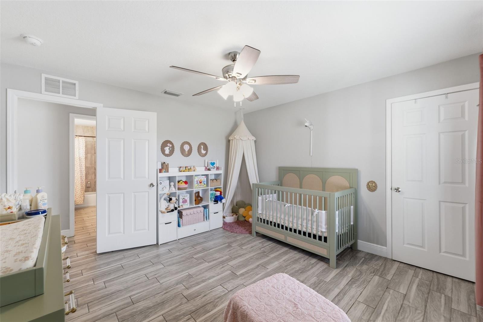 CRYSTAL GLEN - Residential