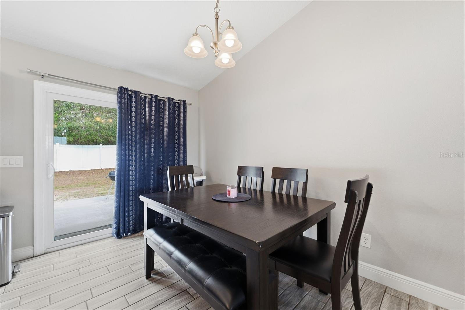 CRYSTAL GLEN - Residential