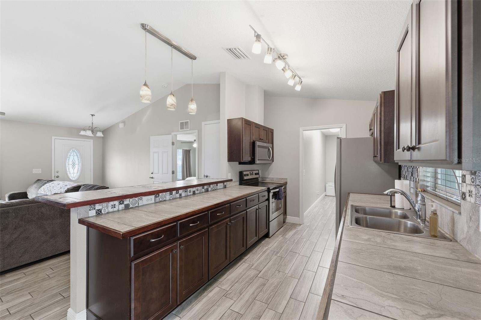 CRYSTAL GLEN - Residential