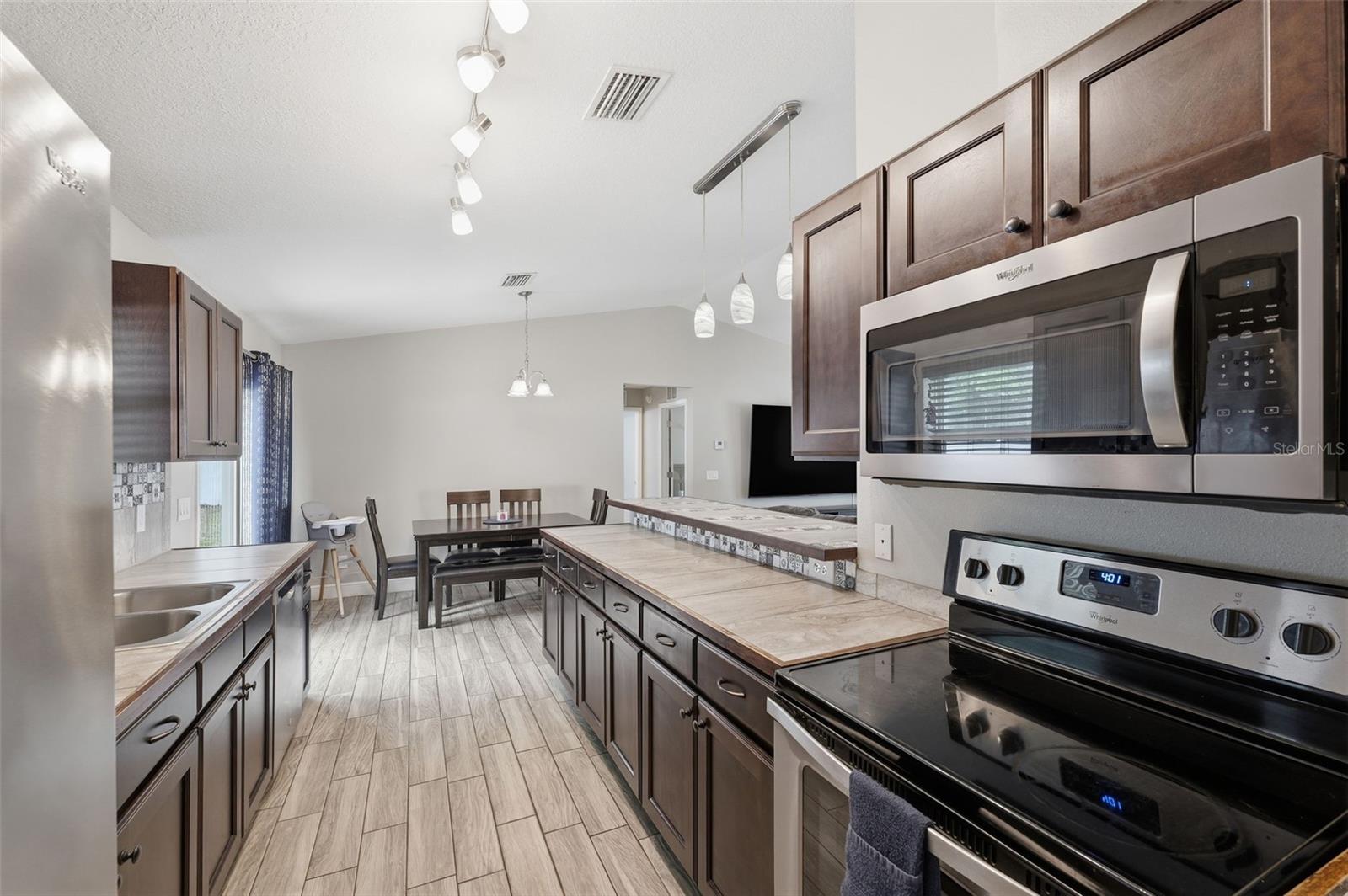 CRYSTAL GLEN - Residential