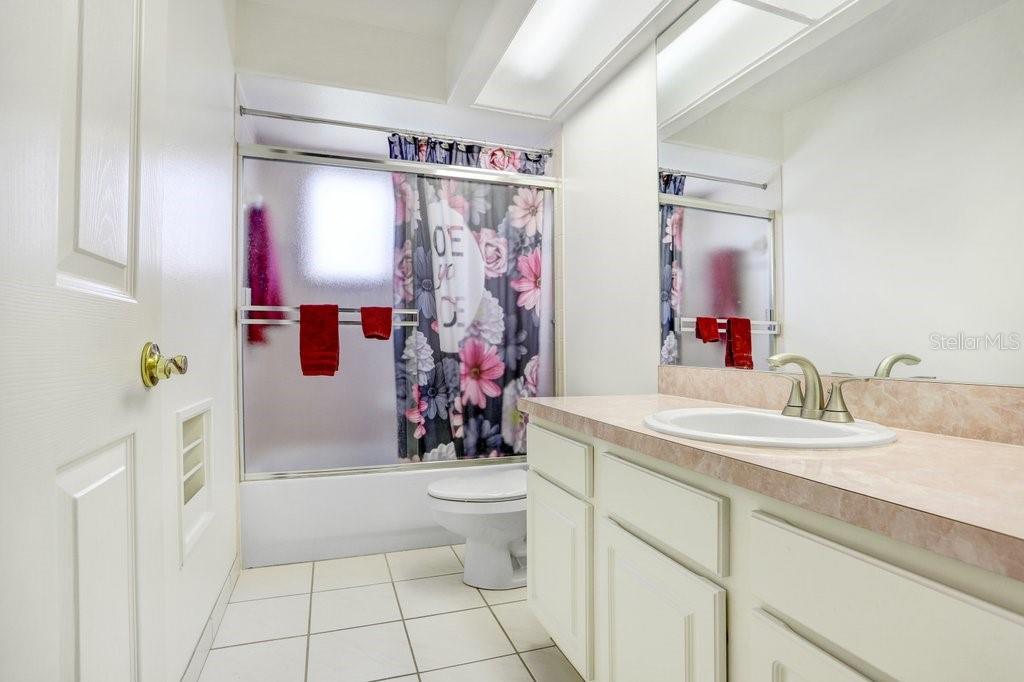 LA PALOMA VILLAGE UNIT 2 PH - Residential