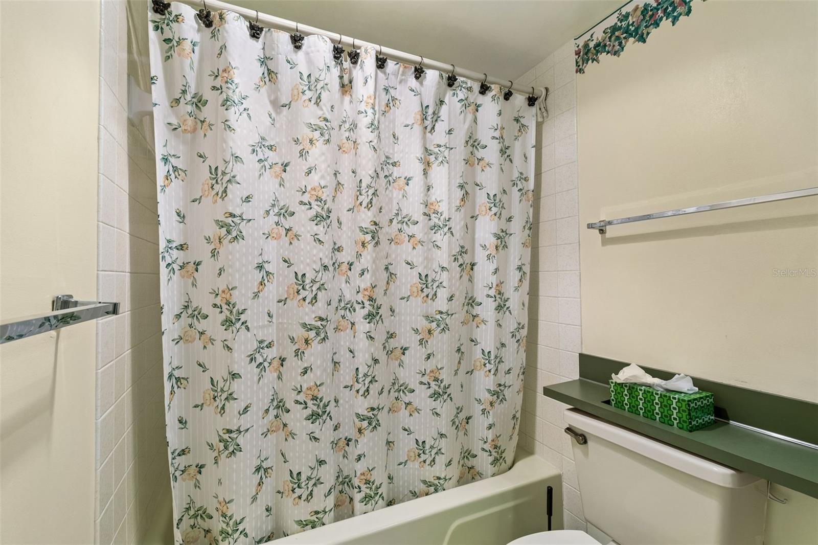 CROSSWINDS COLONY ONE CONDO - Residential Lease