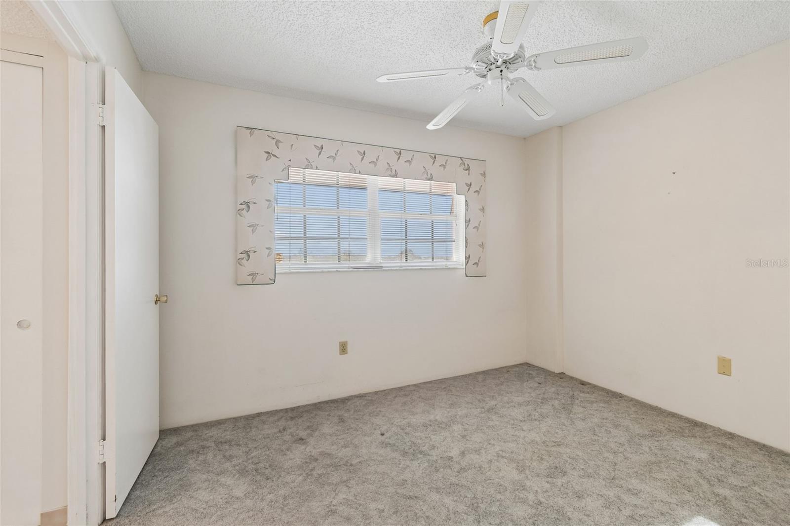 CROSSWINDS COLONY ONE CONDO - Residential Lease