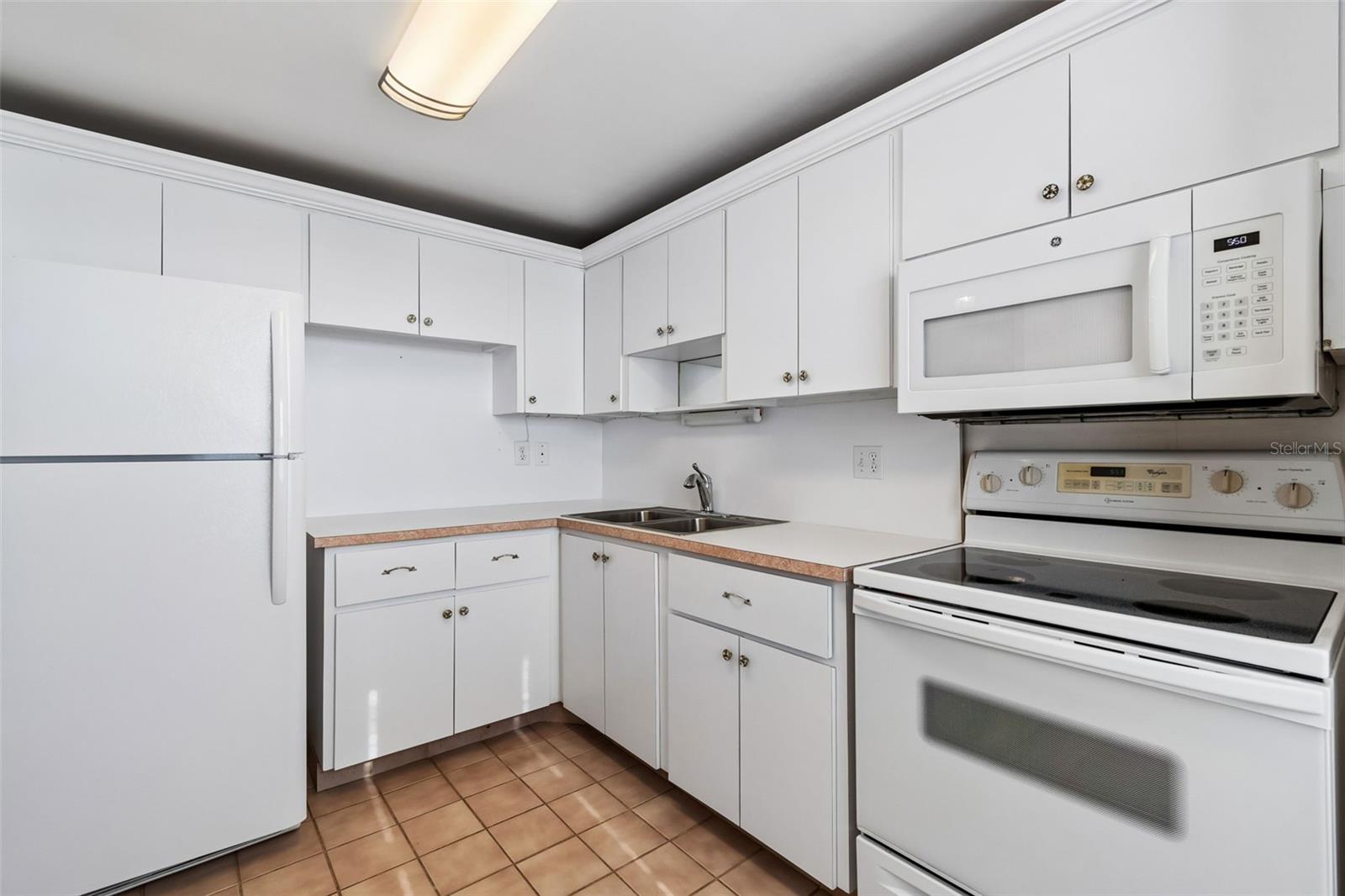 CROSSWINDS COLONY ONE CONDO - Residential Lease