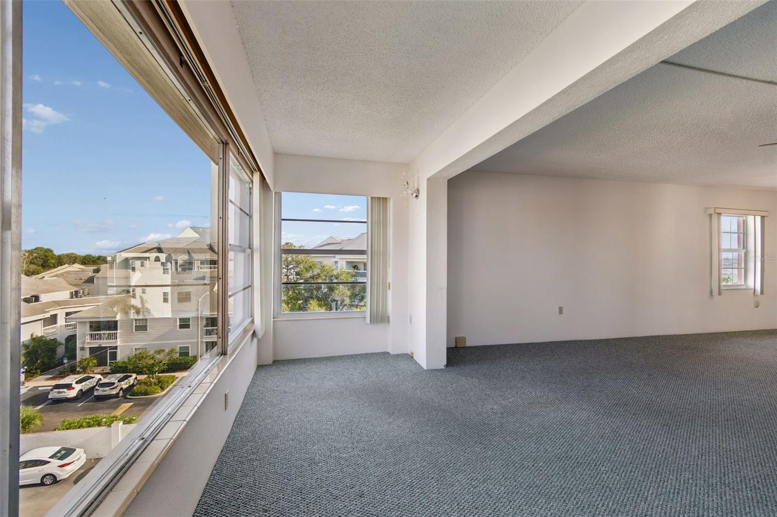 CROSSWINDS COLONY ONE CONDO - Residential Lease