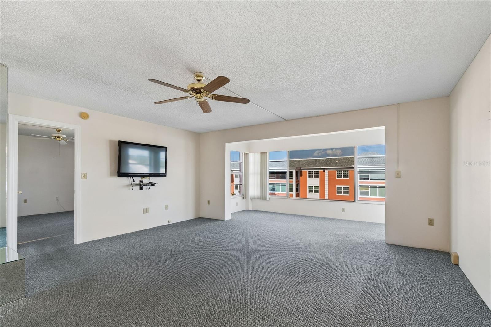 CROSSWINDS COLONY ONE CONDO - Residential Lease
