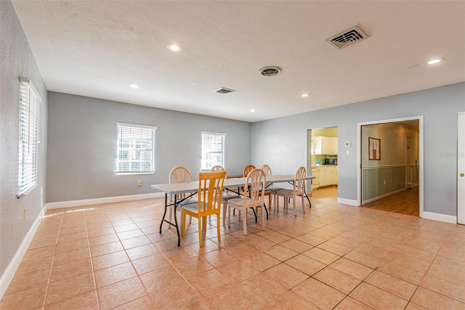 CROSSWINDS COLONY ONE CONDO - Residential Lease