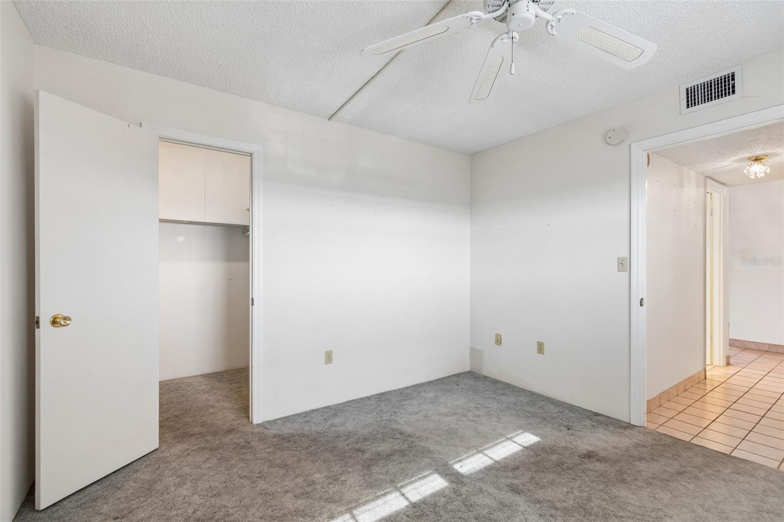 CROSSWINDS COLONY ONE CONDO - Residential Lease