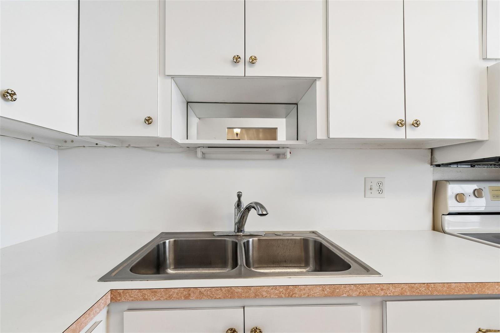 CROSSWINDS COLONY ONE CONDO - Residential Lease