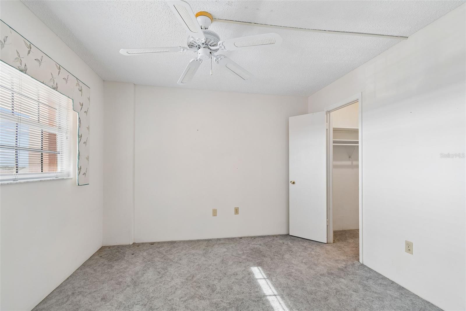 CROSSWINDS COLONY ONE CONDO - Residential Lease