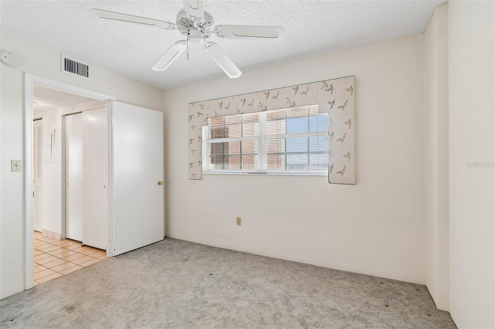 CROSSWINDS COLONY ONE CONDO - Residential Lease