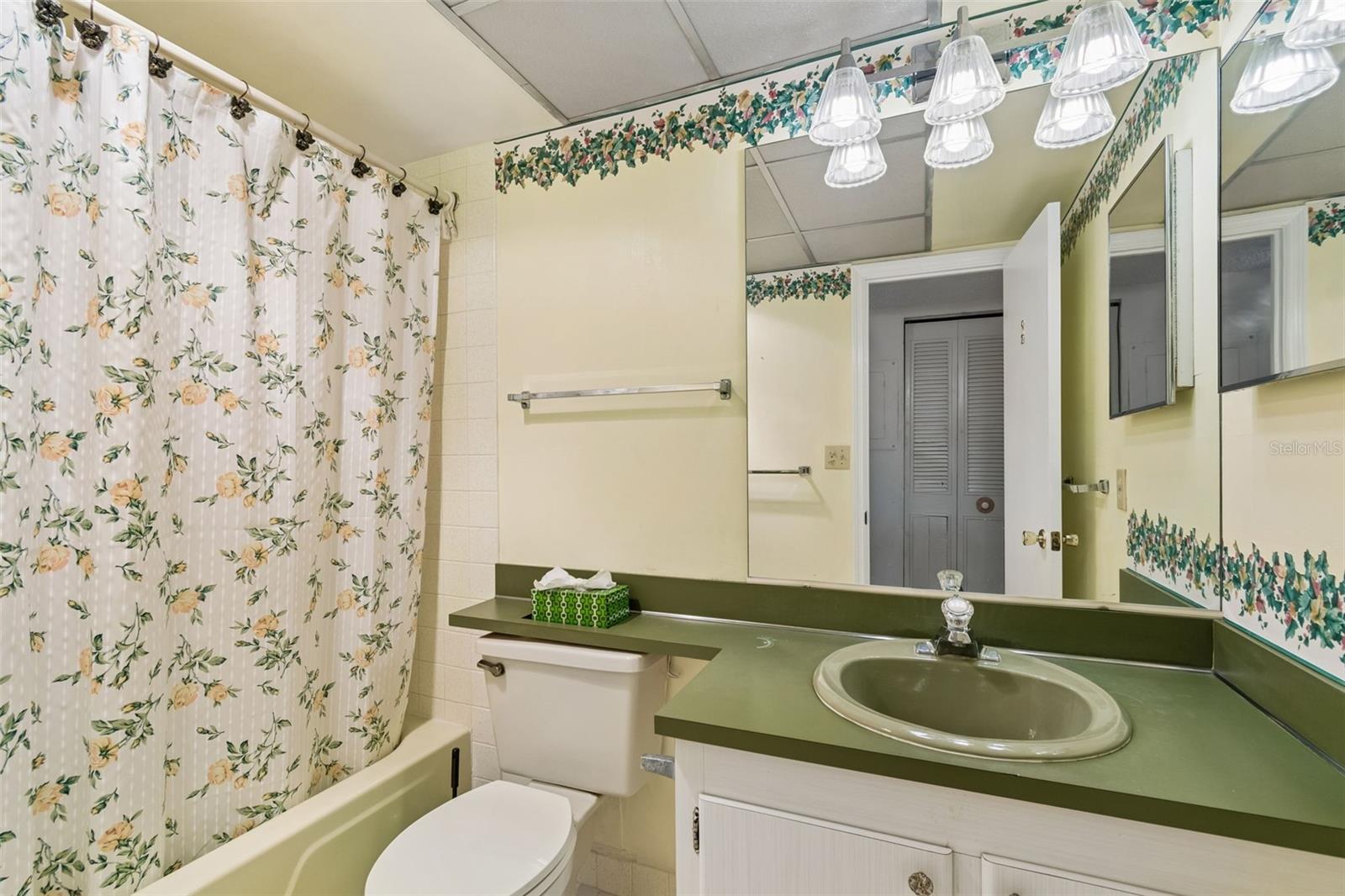 CROSSWINDS COLONY ONE CONDO - Residential Lease