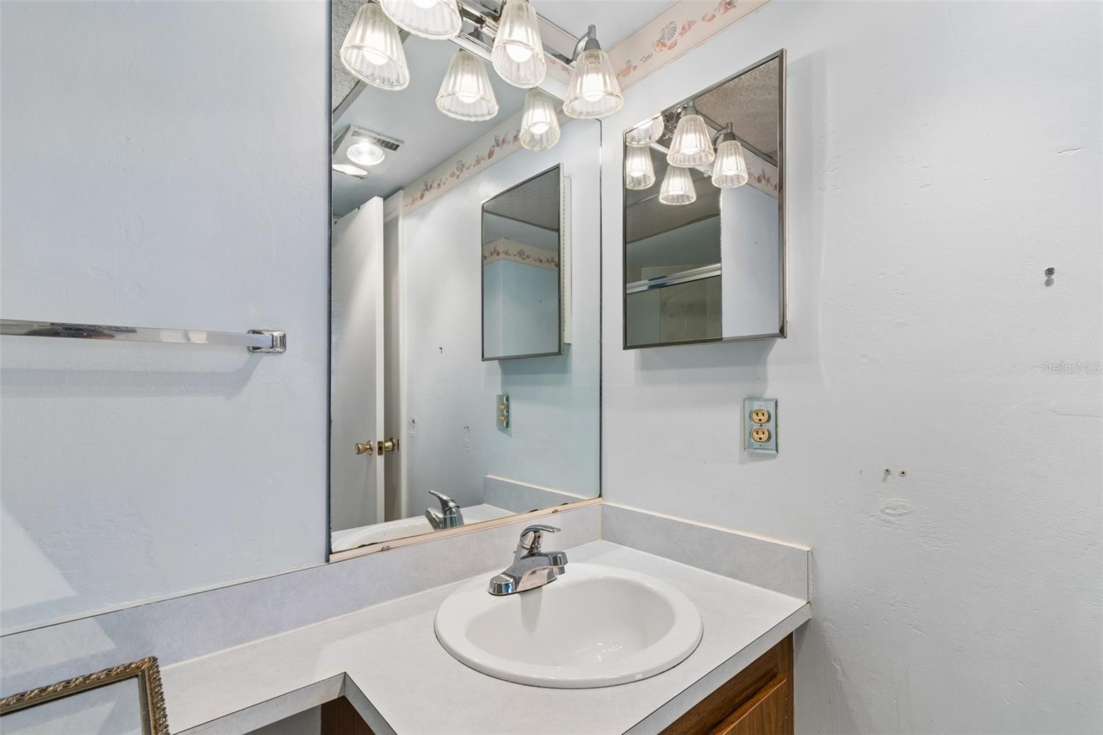CROSSWINDS COLONY ONE CONDO - Residential Lease