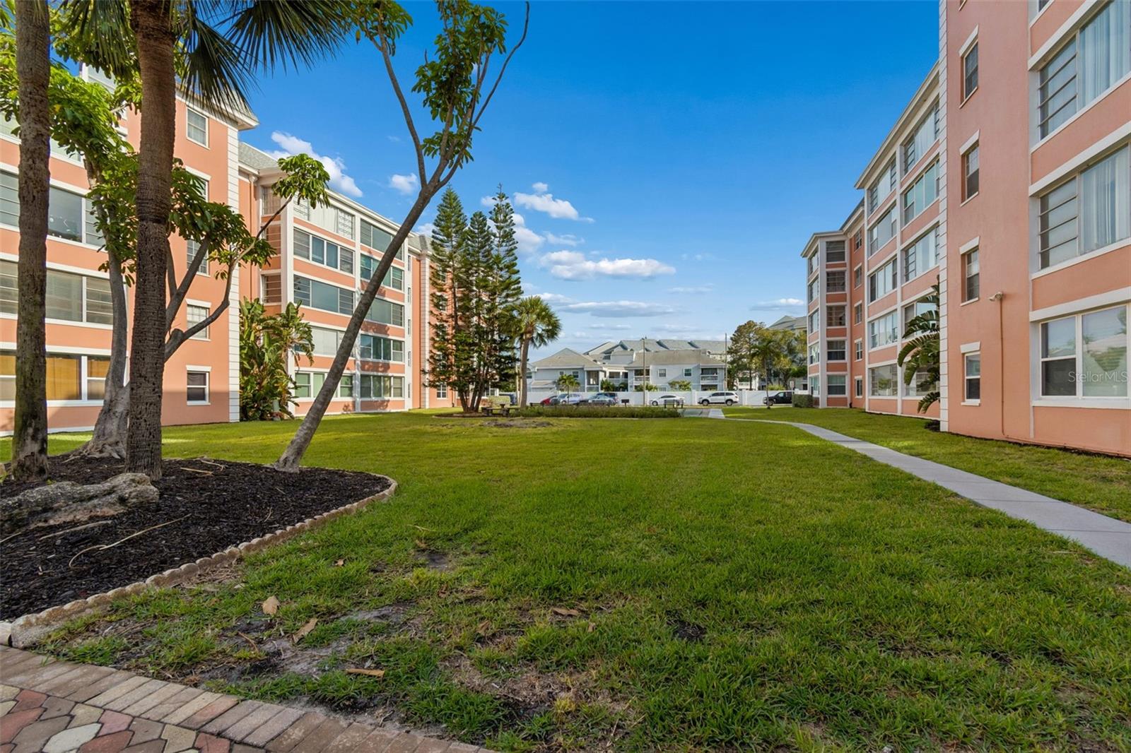 CROSSWINDS COLONY ONE CONDO - Residential Lease