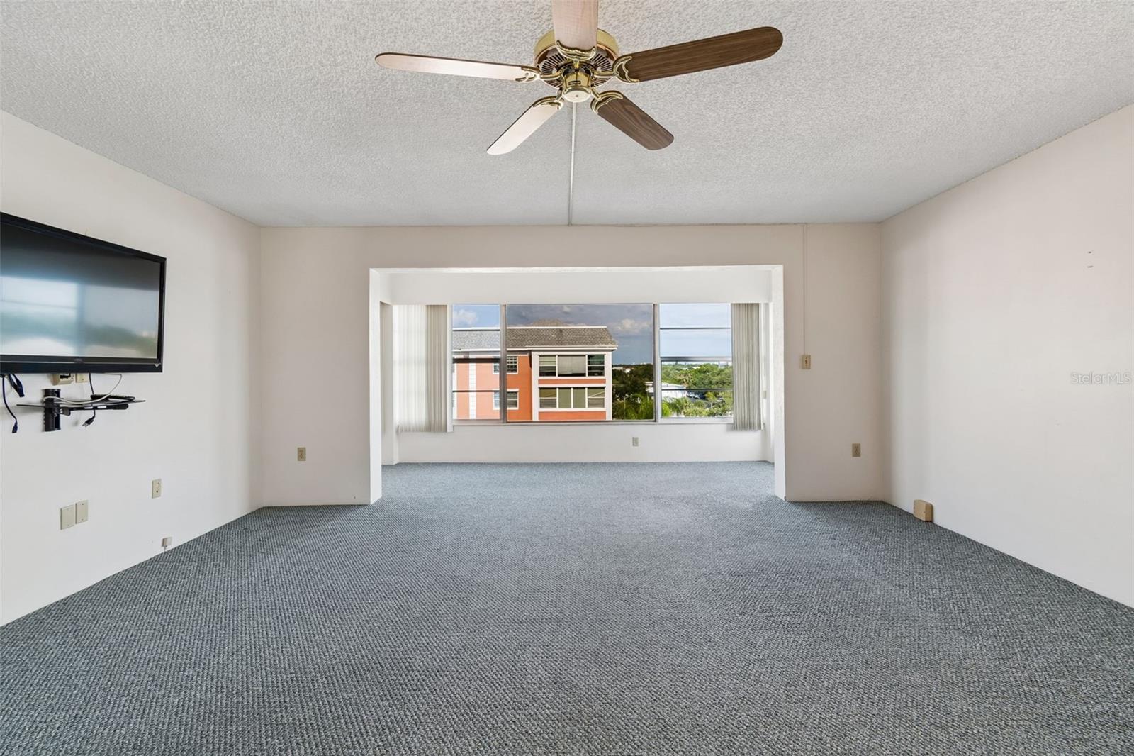 CROSSWINDS COLONY ONE CONDO - Residential Lease