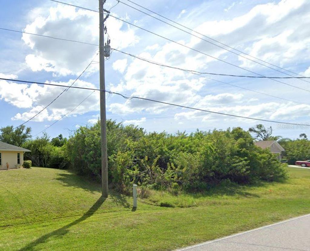 Photo of 5404 David Boulevard, Port Charlotte, FL 33981 (MLS # D6139376)