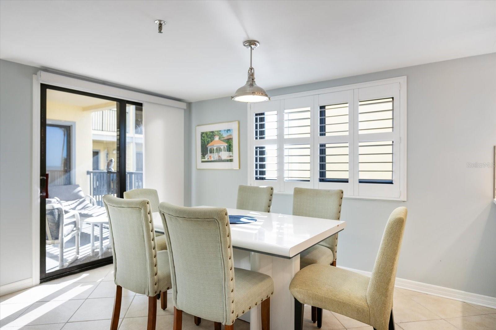 MACARTHUR BEACH - Residential