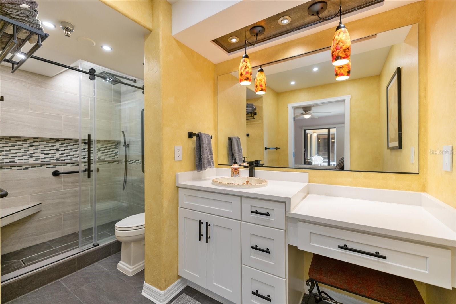 MACARTHUR BEACH - Residential