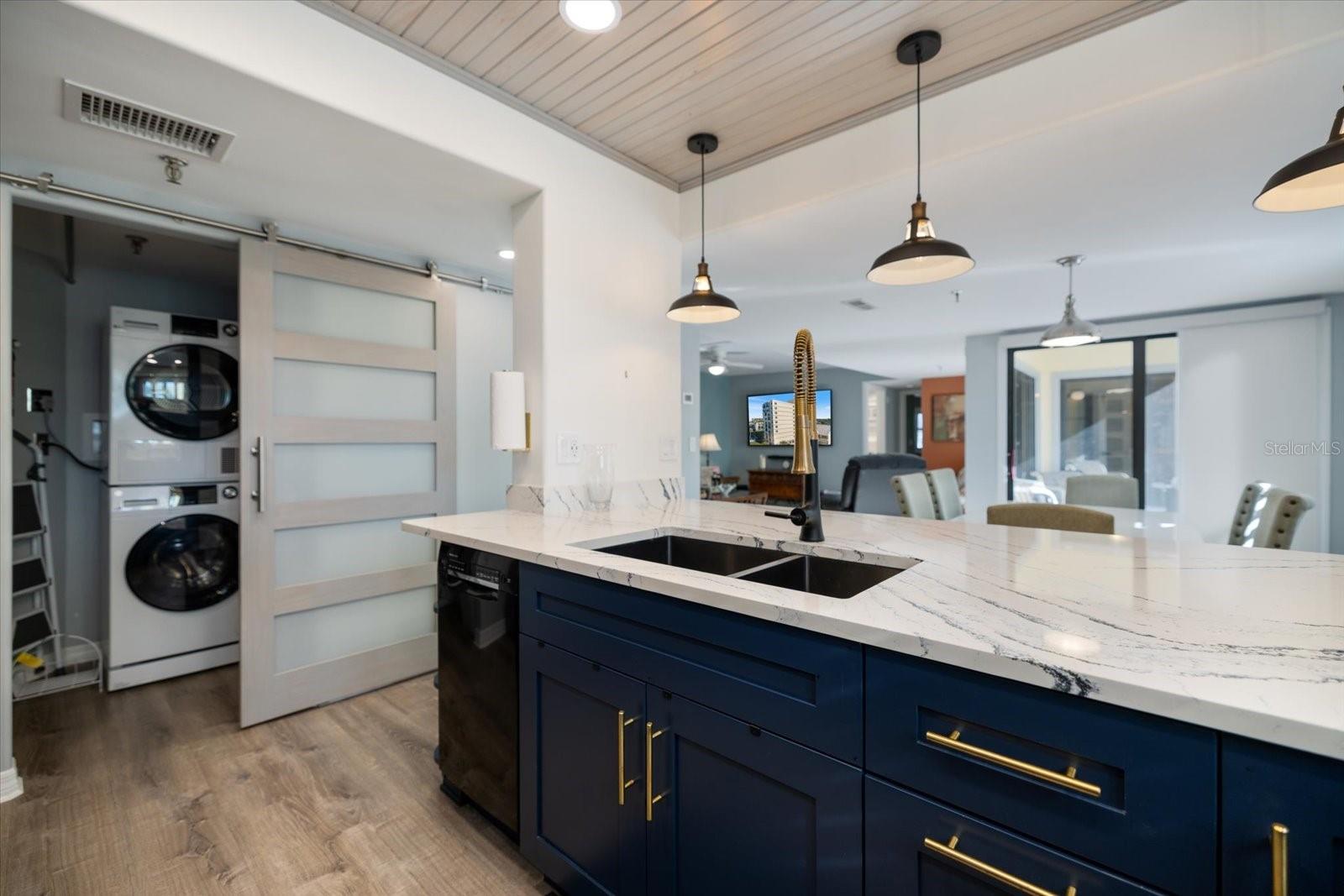 MACARTHUR BEACH - Residential