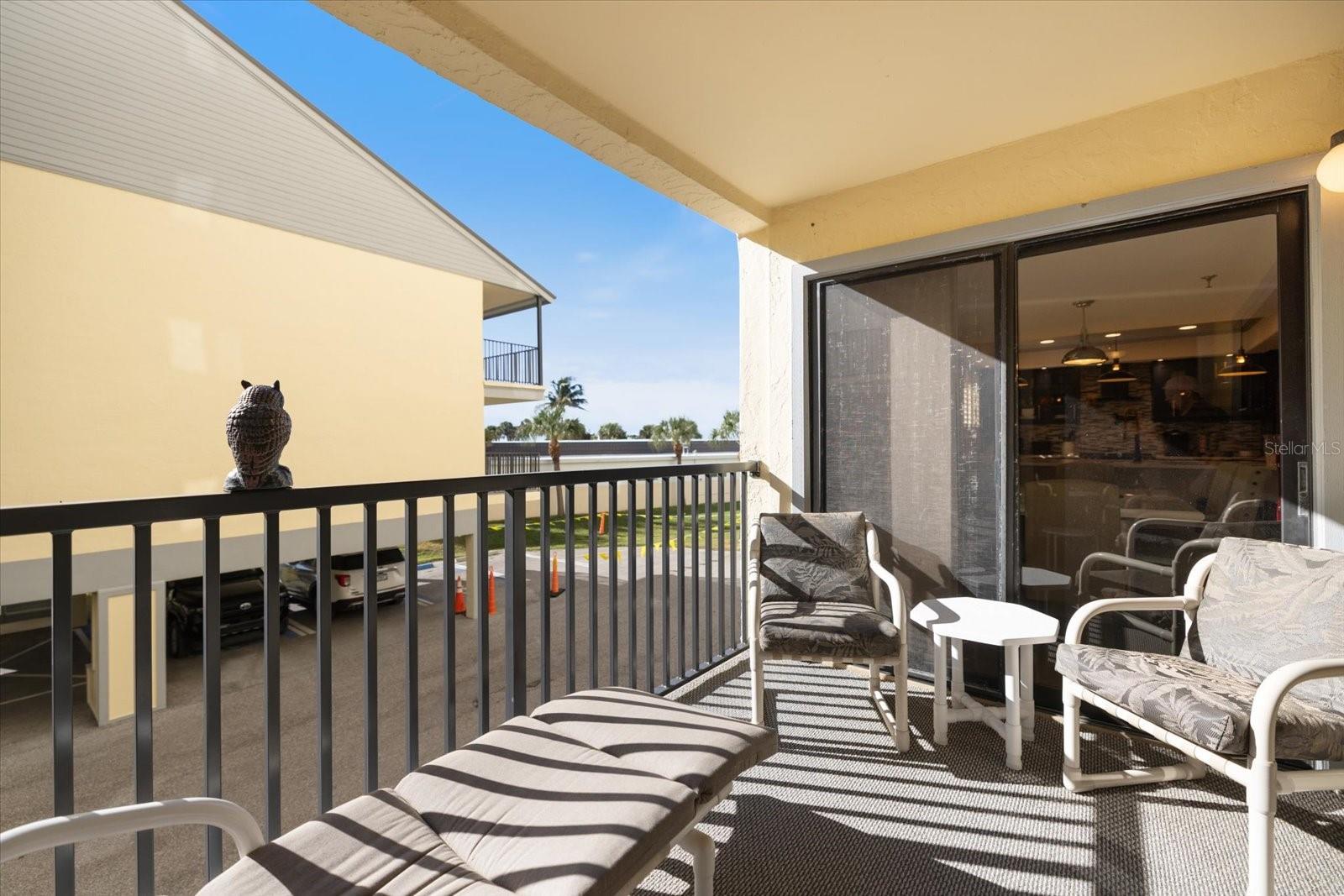 MACARTHUR BEACH - Residential