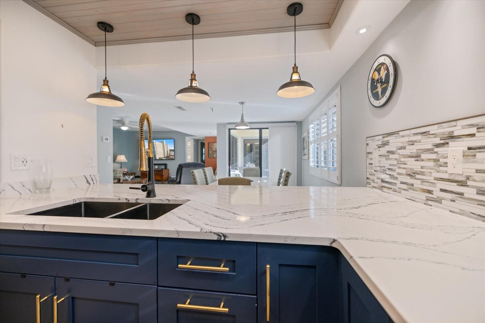 MACARTHUR BEACH - Residential