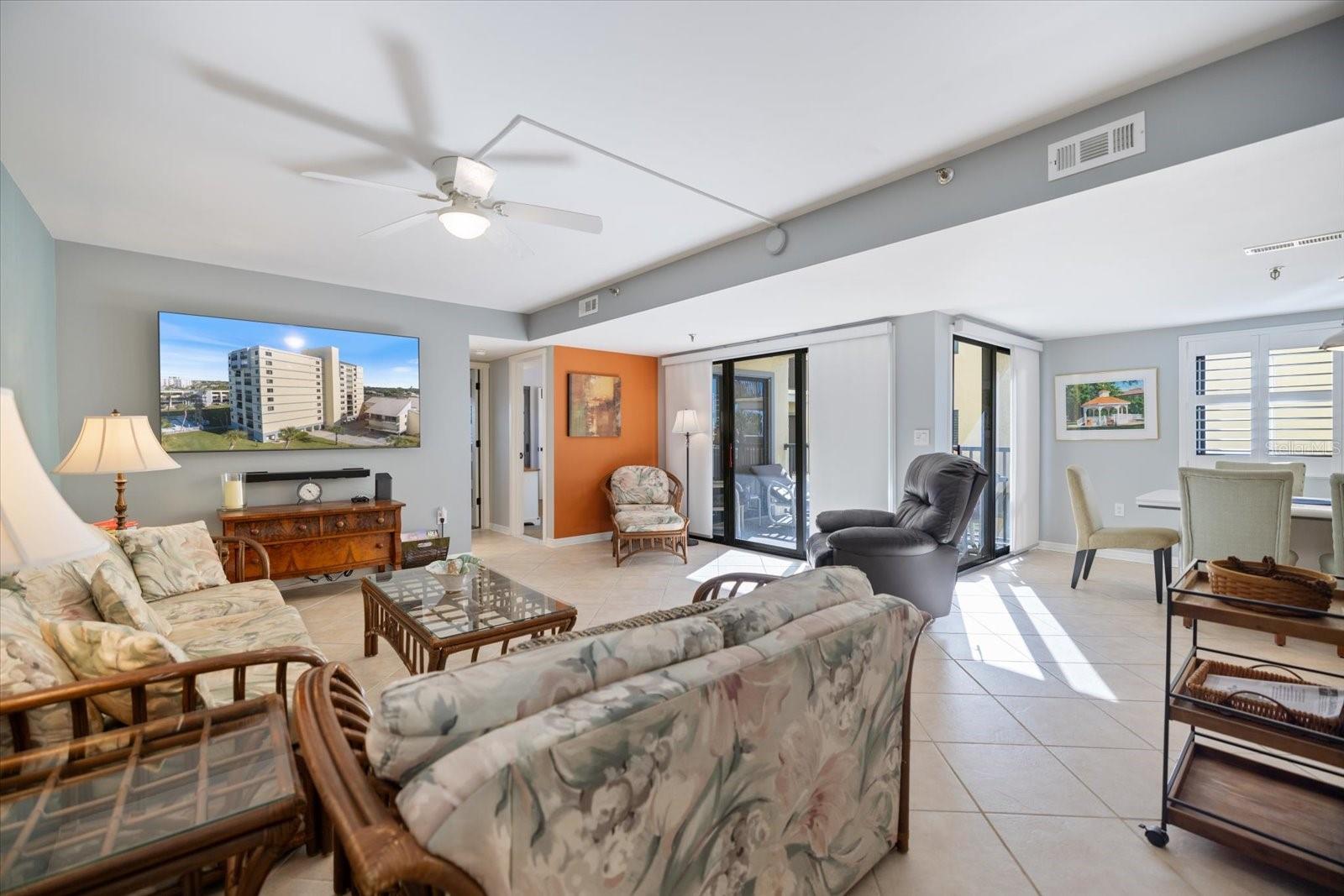 MACARTHUR BEACH - Residential