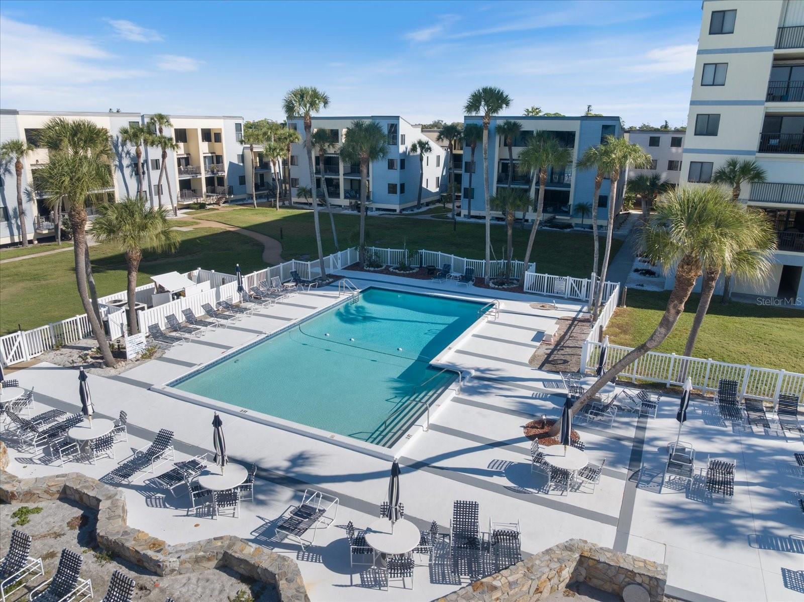 MACARTHUR BEACH - Residential