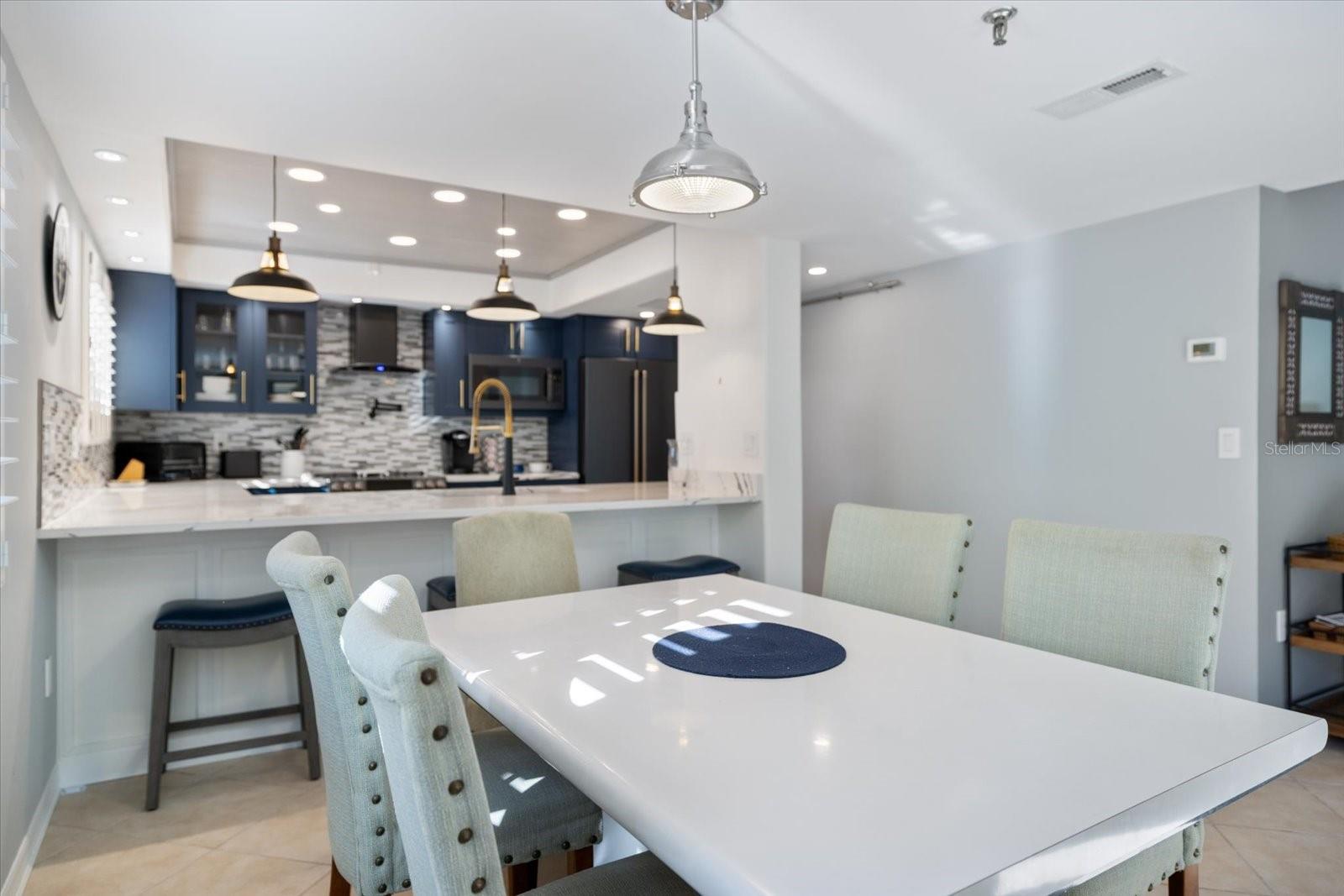 MACARTHUR BEACH - Residential