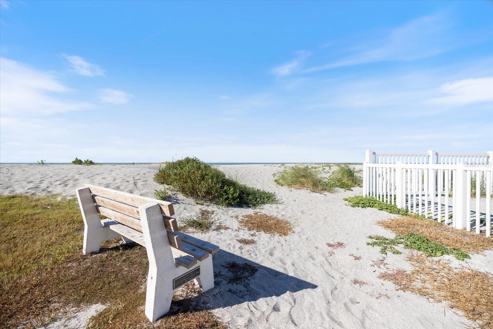 MACARTHUR BEACH - Residential