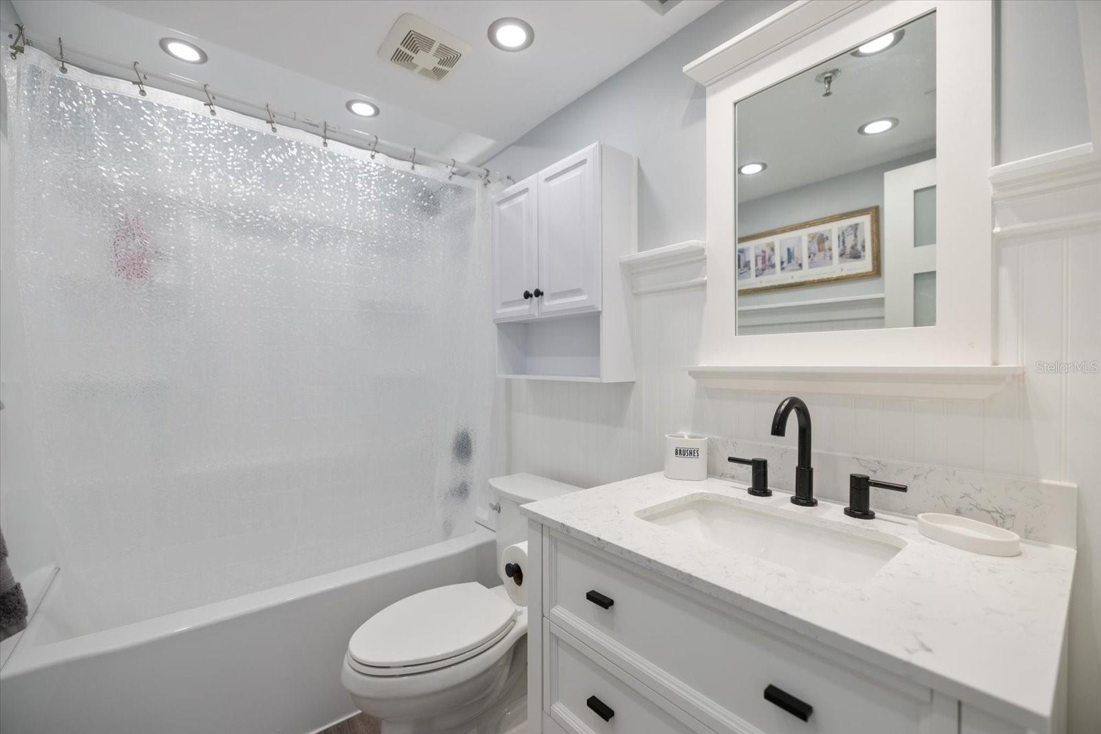 MACARTHUR BEACH - Residential