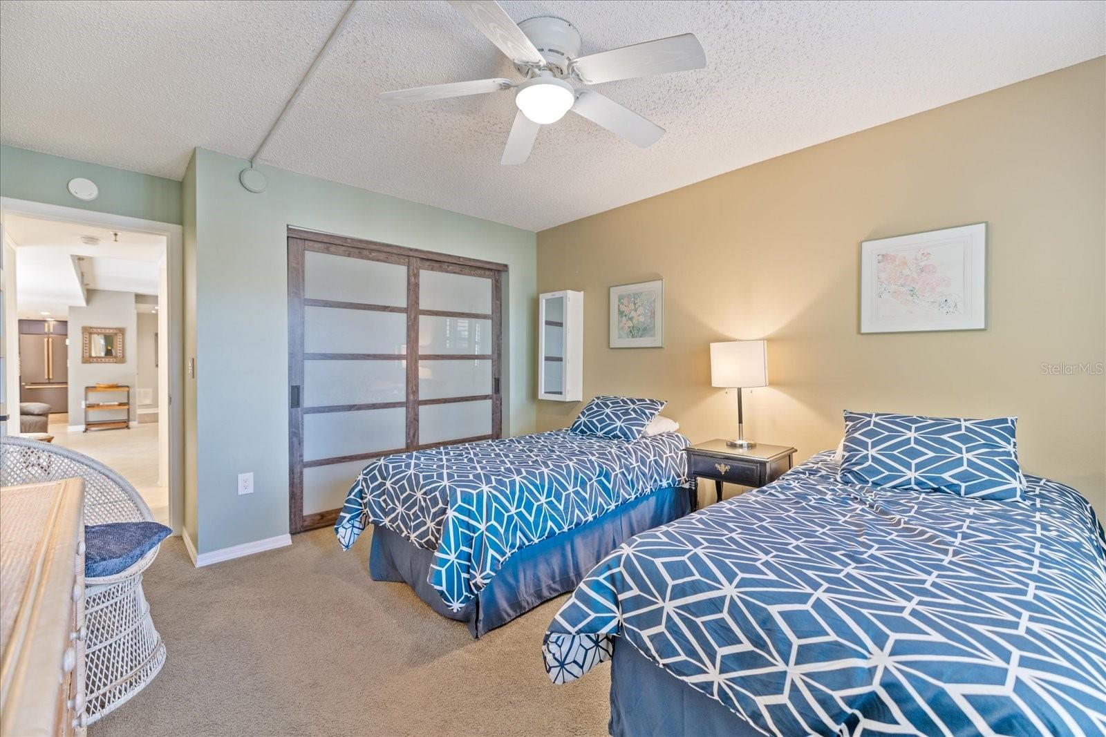 MACARTHUR BEACH - Residential