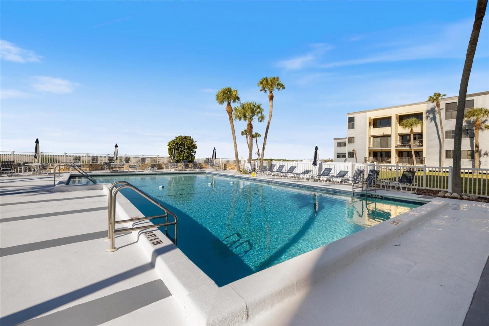 MACARTHUR BEACH - Residential