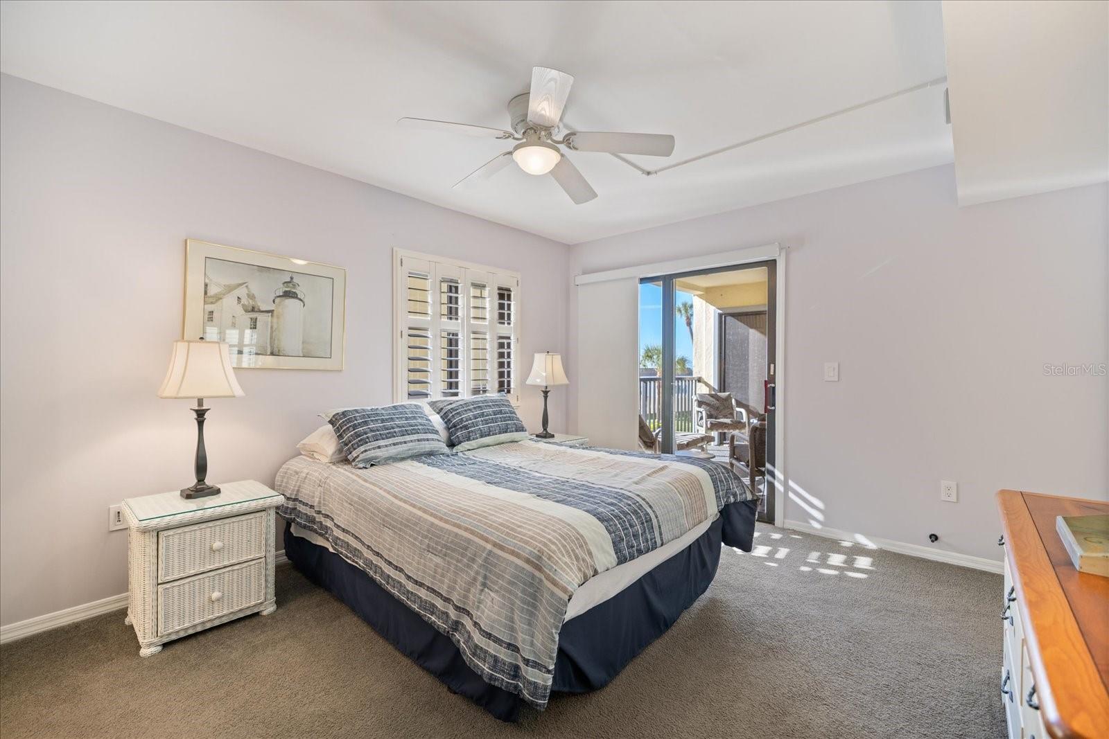 MACARTHUR BEACH - Residential