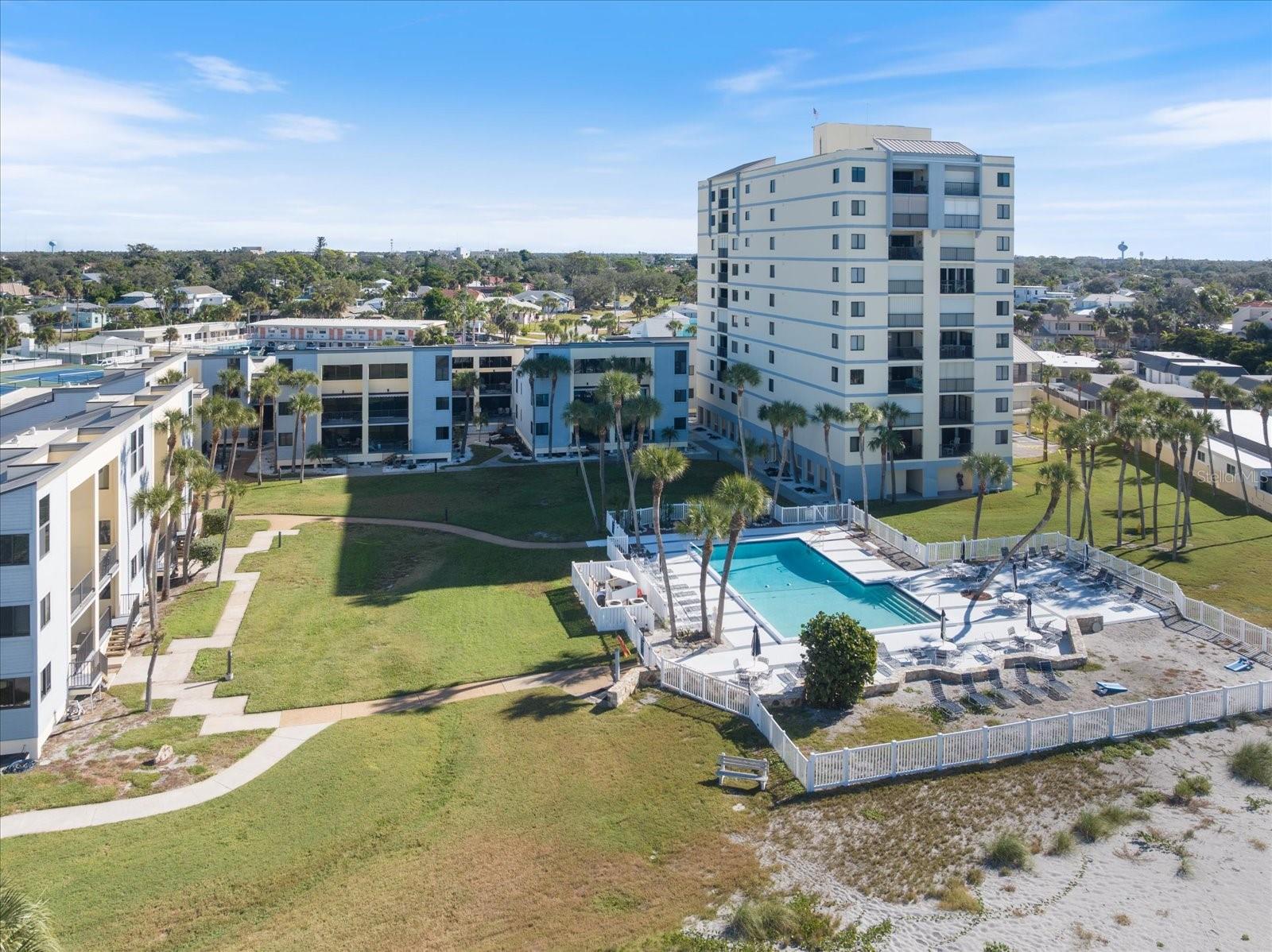 MACARTHUR BEACH - Residential