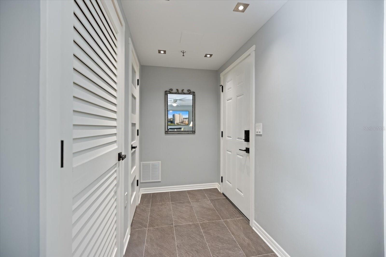 MACARTHUR BEACH - Residential