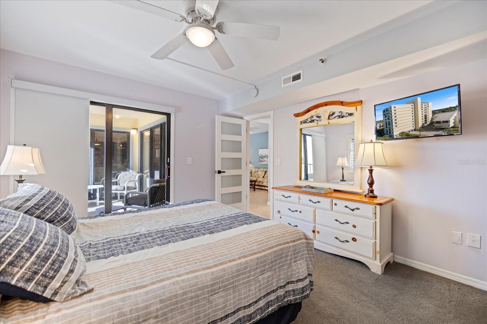 MACARTHUR BEACH - Residential