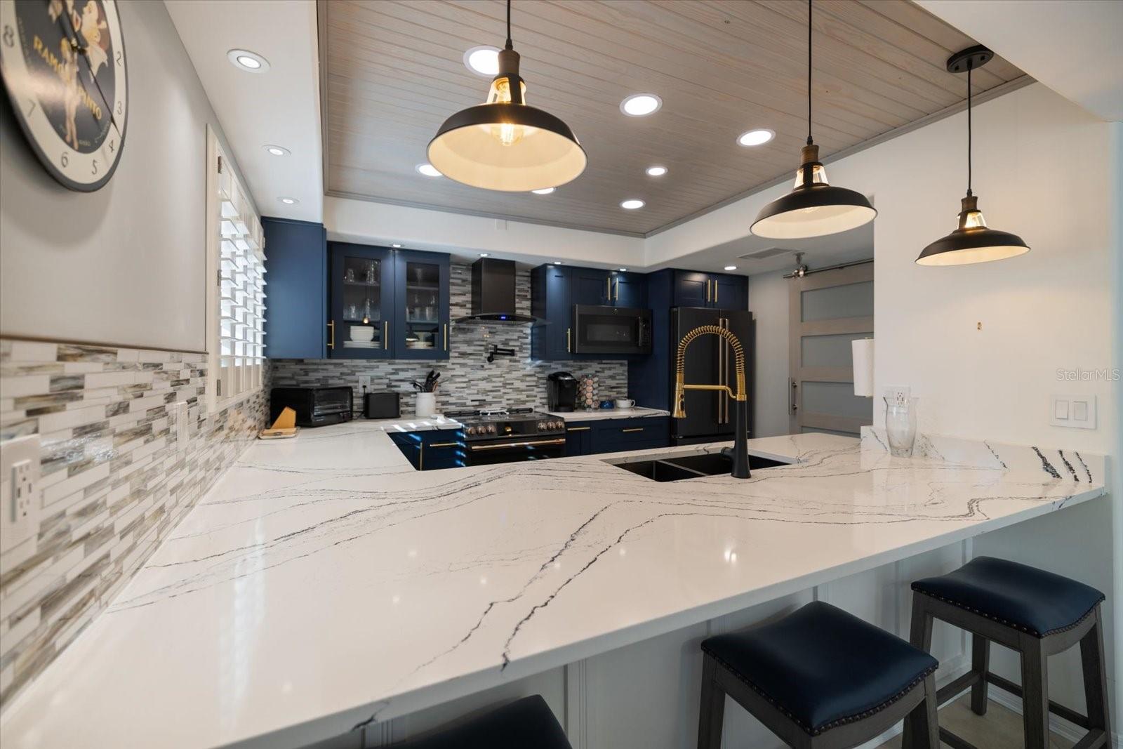 MACARTHUR BEACH - Residential