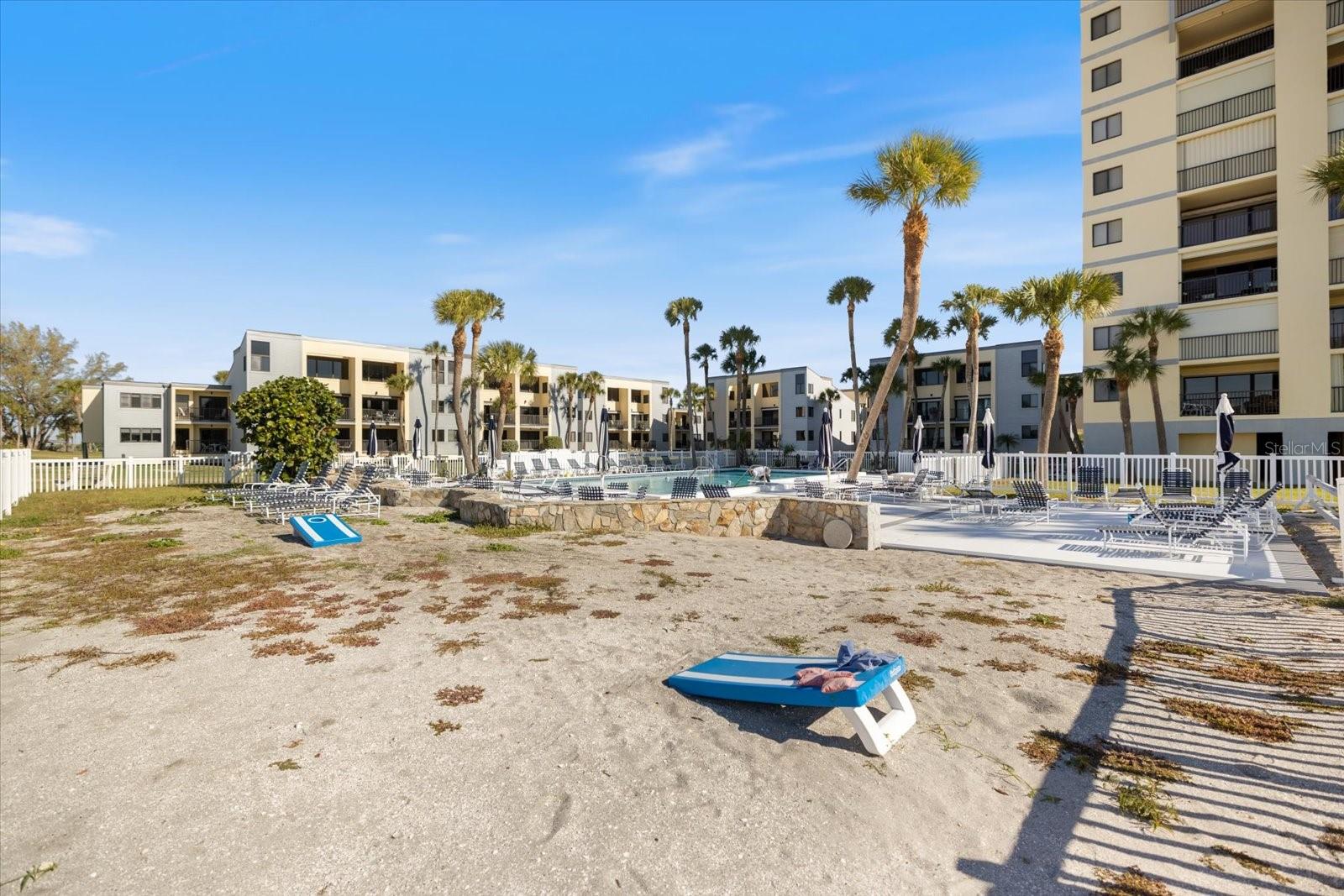 MACARTHUR BEACH - Residential