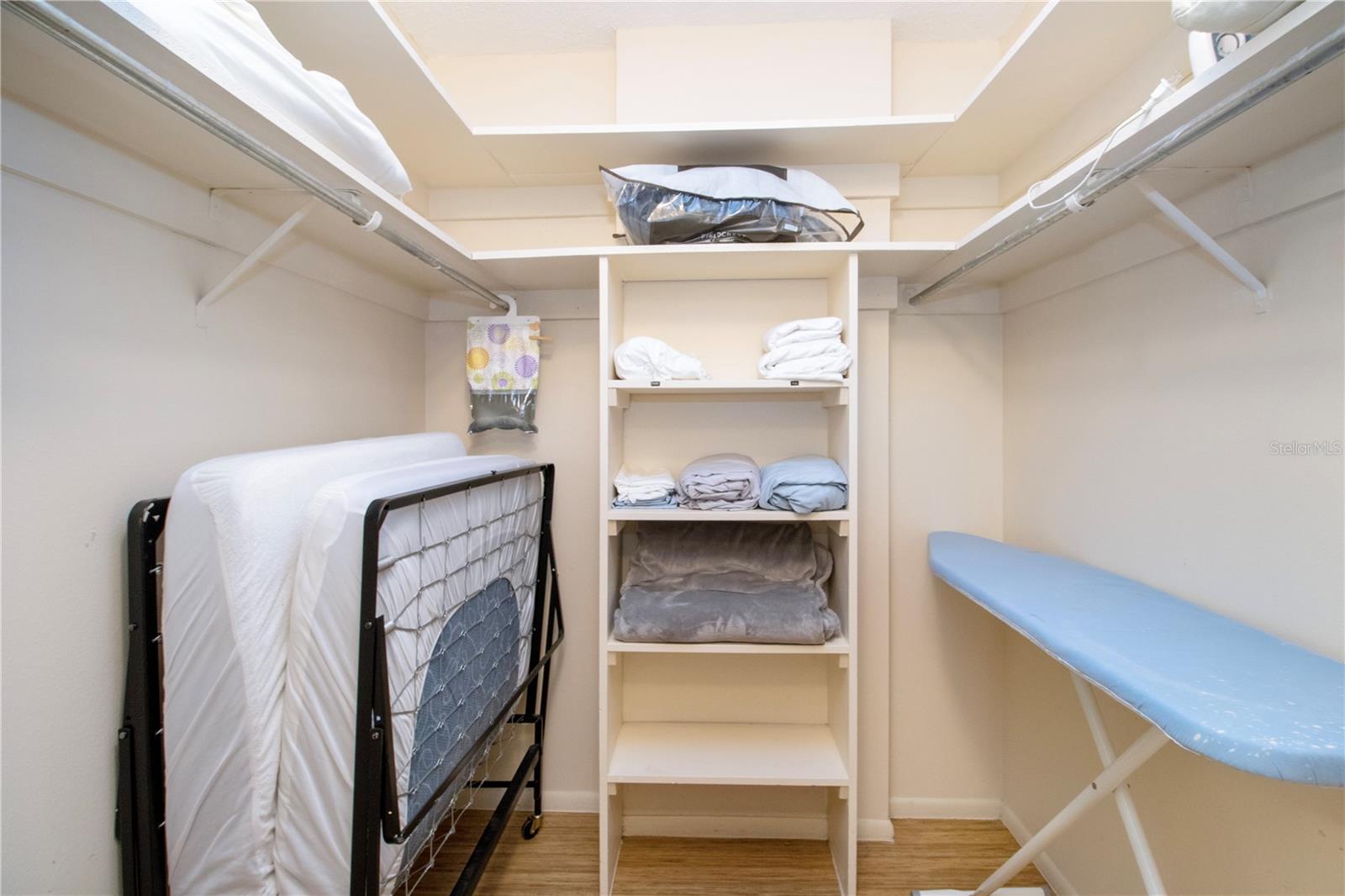 CRYSTAL SANDS 2 - Residential