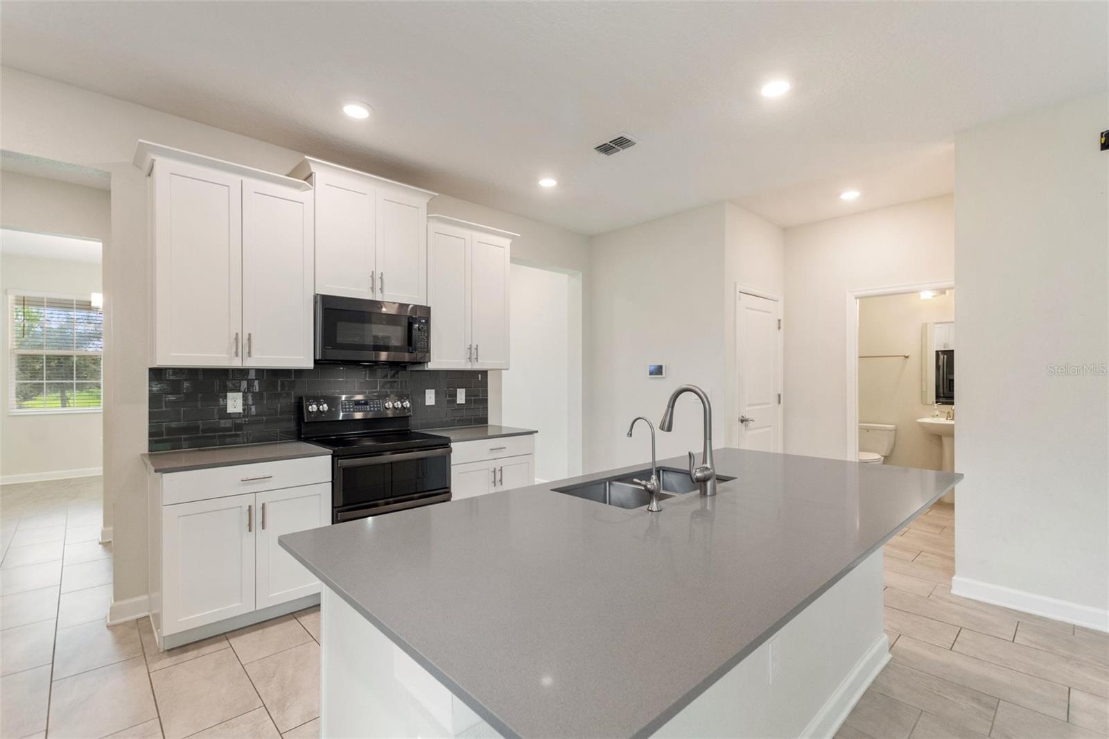 STONEYBROOK SOUTH NORTH PRCL PH 5 - Residential Lease