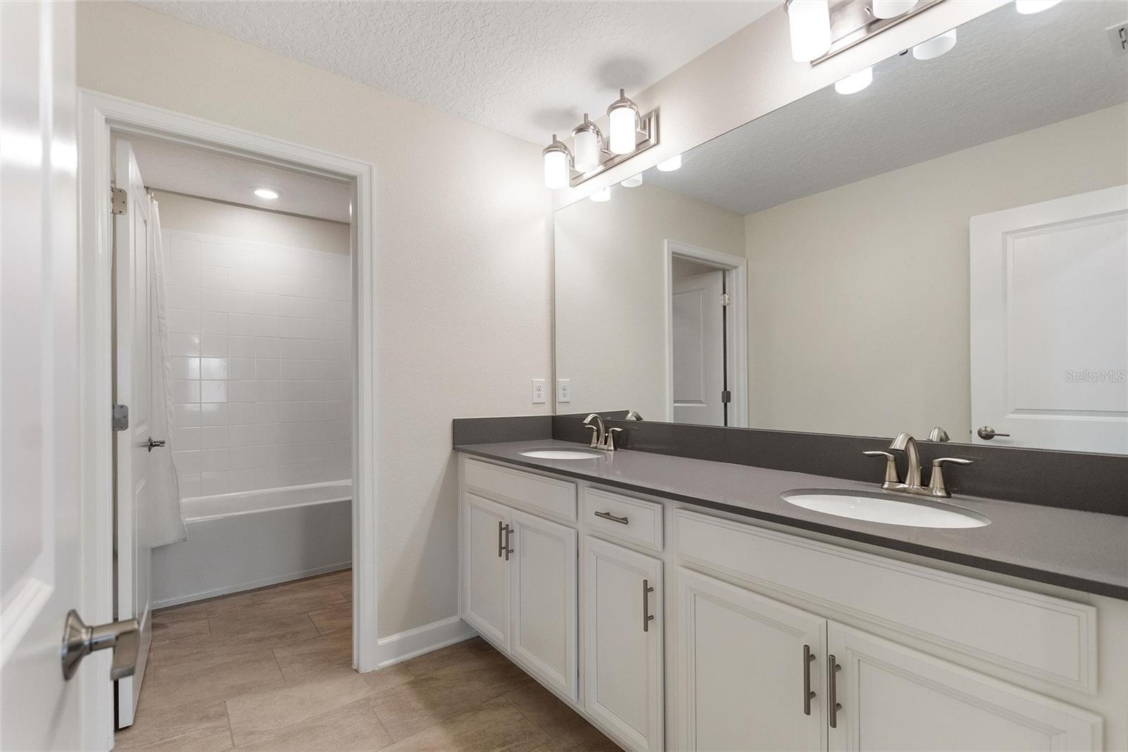 STONEYBROOK SOUTH NORTH PRCL PH 5 - Residential Lease