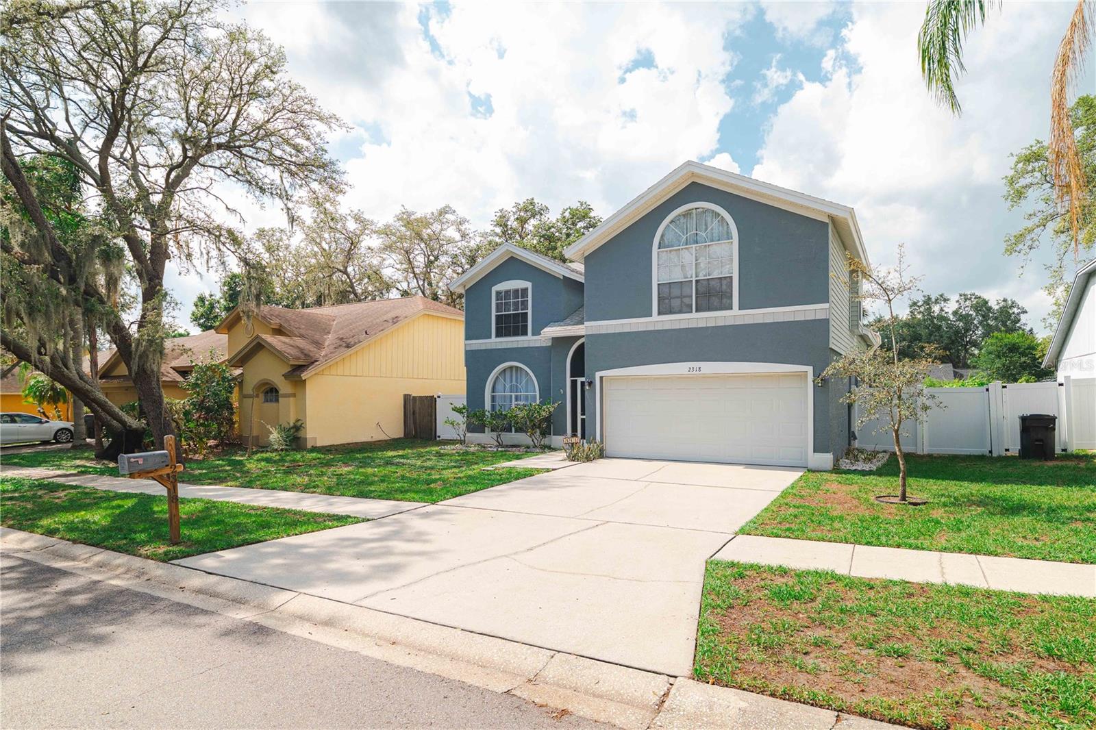 2318 KENWICK DRIVE