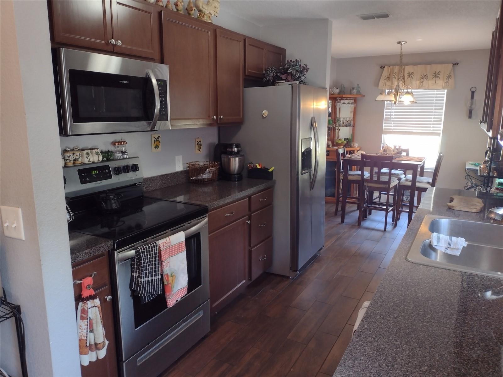 MOUNT DORA GRANITE STATE COURT - Residential