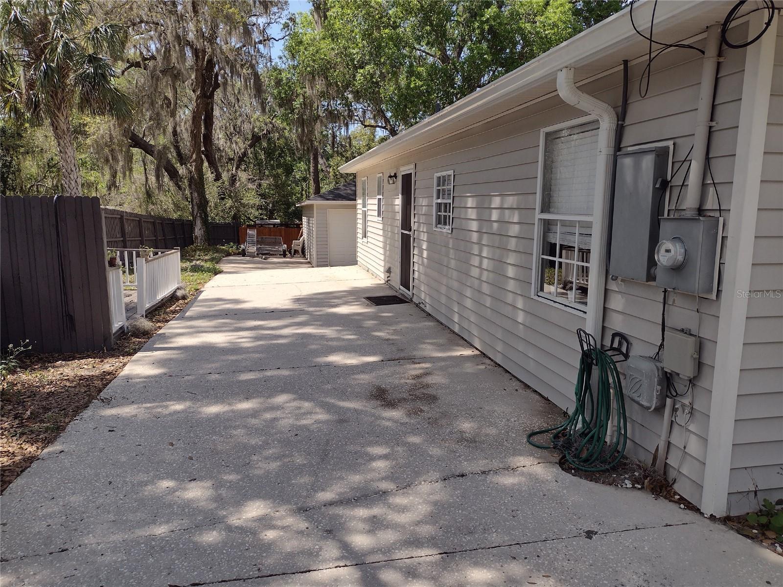MOUNT DORA GRANITE STATE COURT - Residential